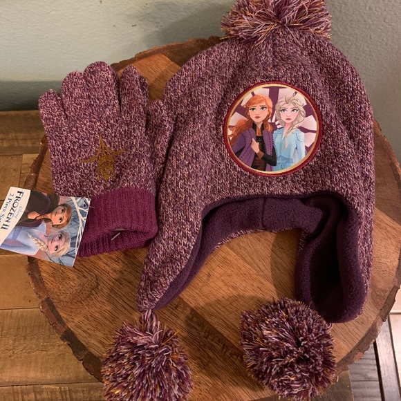 NWT Frozen 2 bundle 8 pc. & Anna and Elsa dolls - Picture 10 of 12